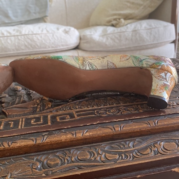 Multicolor Floral Heels by - Picture 4 of 7